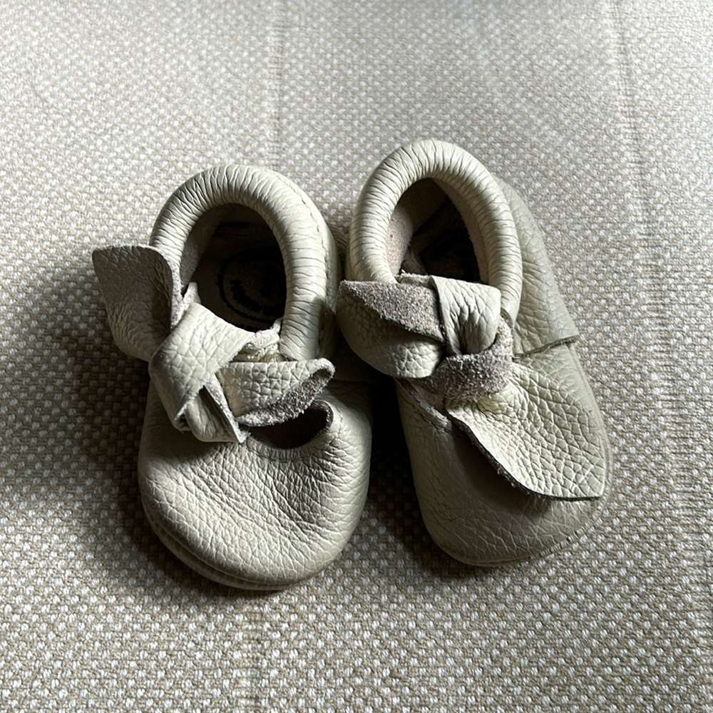 Freshly Picked Birch Knotted Bow Baby Shoe 3